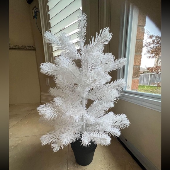 IKEA FEJKA WHITE CHRISTMAS MINI TREE Artificial Potted Plant 56 Cm BRAND NEW - Picture 7 of 8